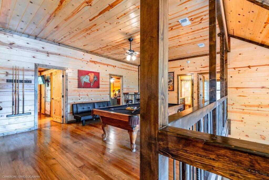 Iron Horse Lodge Sleeps 18, Games, Fire Pit, Hot Tub, Ev, More Броукън Боу Екстериор снимка