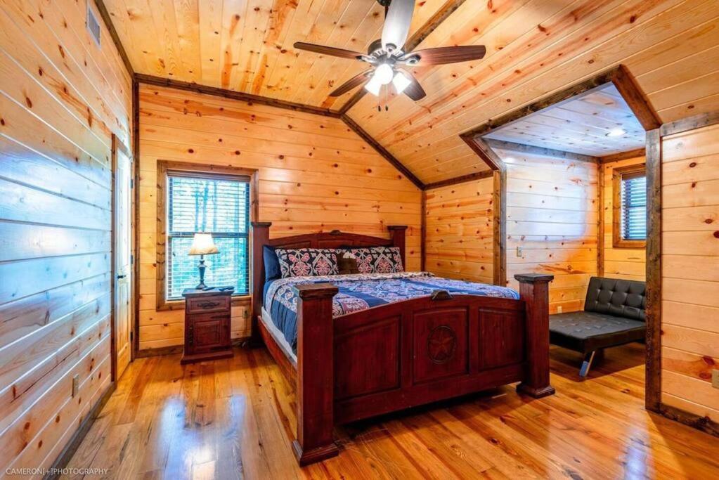 Iron Horse Lodge Sleeps 18, Games, Fire Pit, Hot Tub, Ev, More Броукън Боу Екстериор снимка