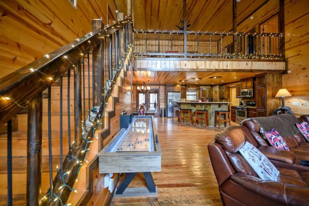 Iron Horse Lodge Sleeps 18, Games, Fire Pit, Hot Tub, Ev, More Броукън Боу Екстериор снимка