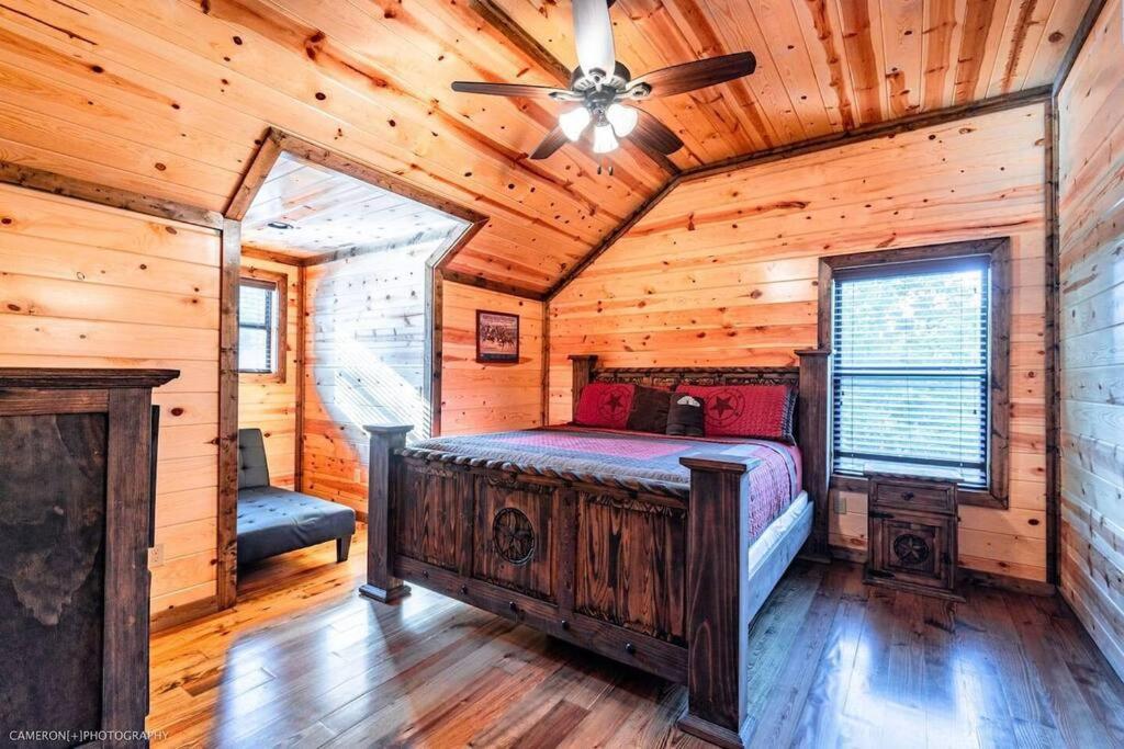 Iron Horse Lodge Sleeps 18, Games, Fire Pit, Hot Tub, Ev, More Броукън Боу Екстериор снимка