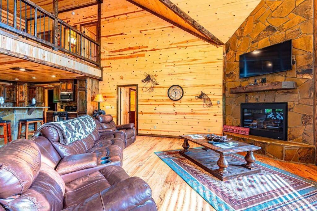 Iron Horse Lodge Sleeps 18, Games, Fire Pit, Hot Tub, Ev, More Броукън Боу Екстериор снимка